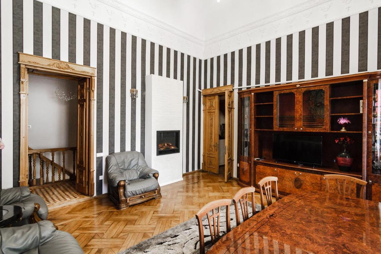 Katerynynska Street 3-Bedrooms Apartment Odessa Luaran gambar